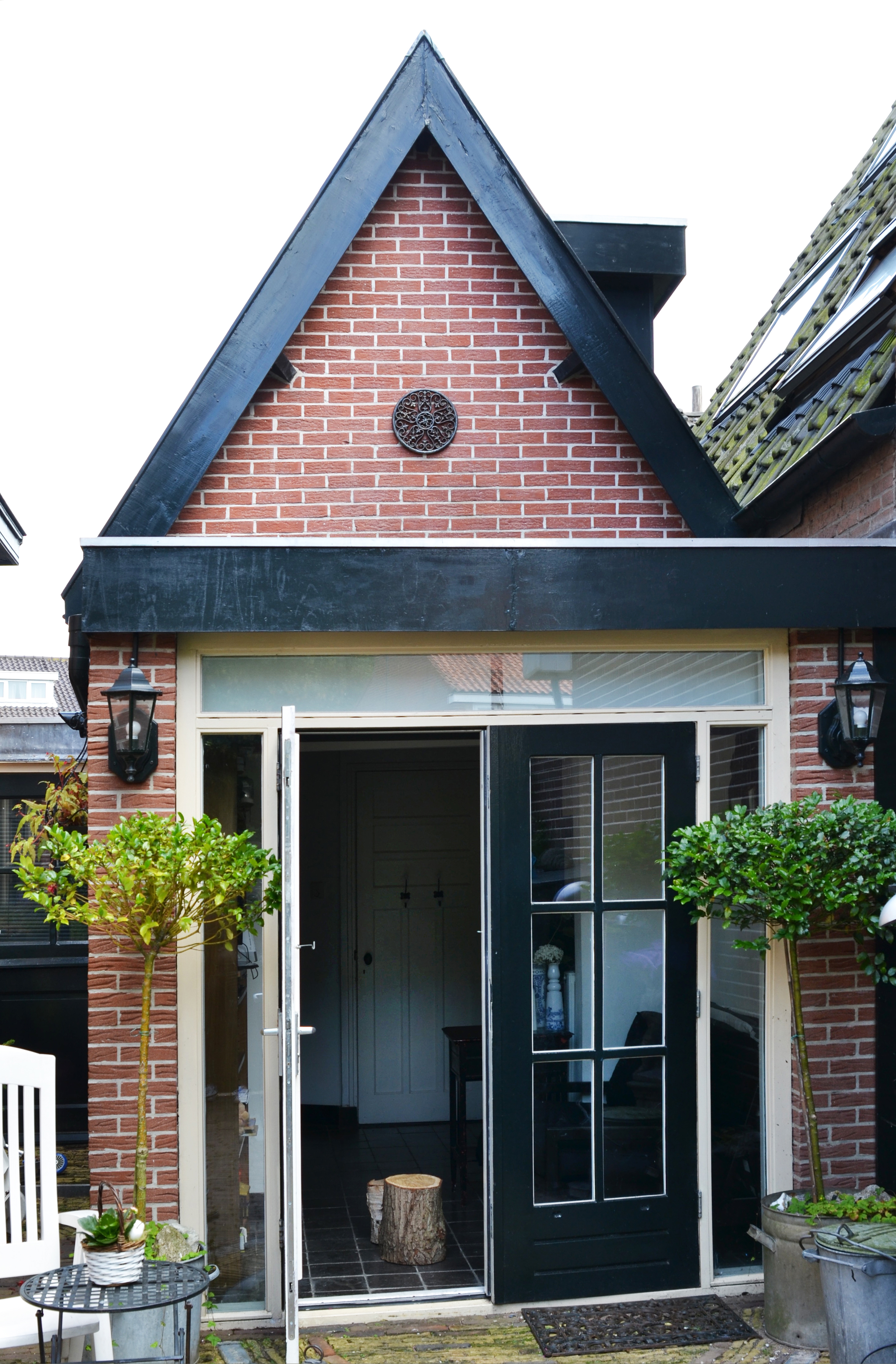 Thuis in een mini huisje van 13m2 interior junkie Keuken onder kast grijs