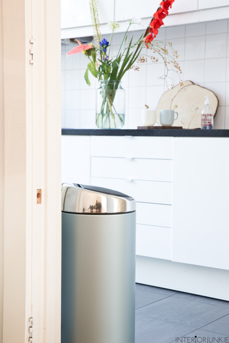 Geef kleur aan je keuken met deze prullenbakken interior junkie
