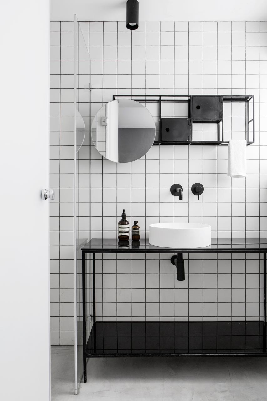 Industrieel stulpje in tel aviv met minimalistisch interieur ...