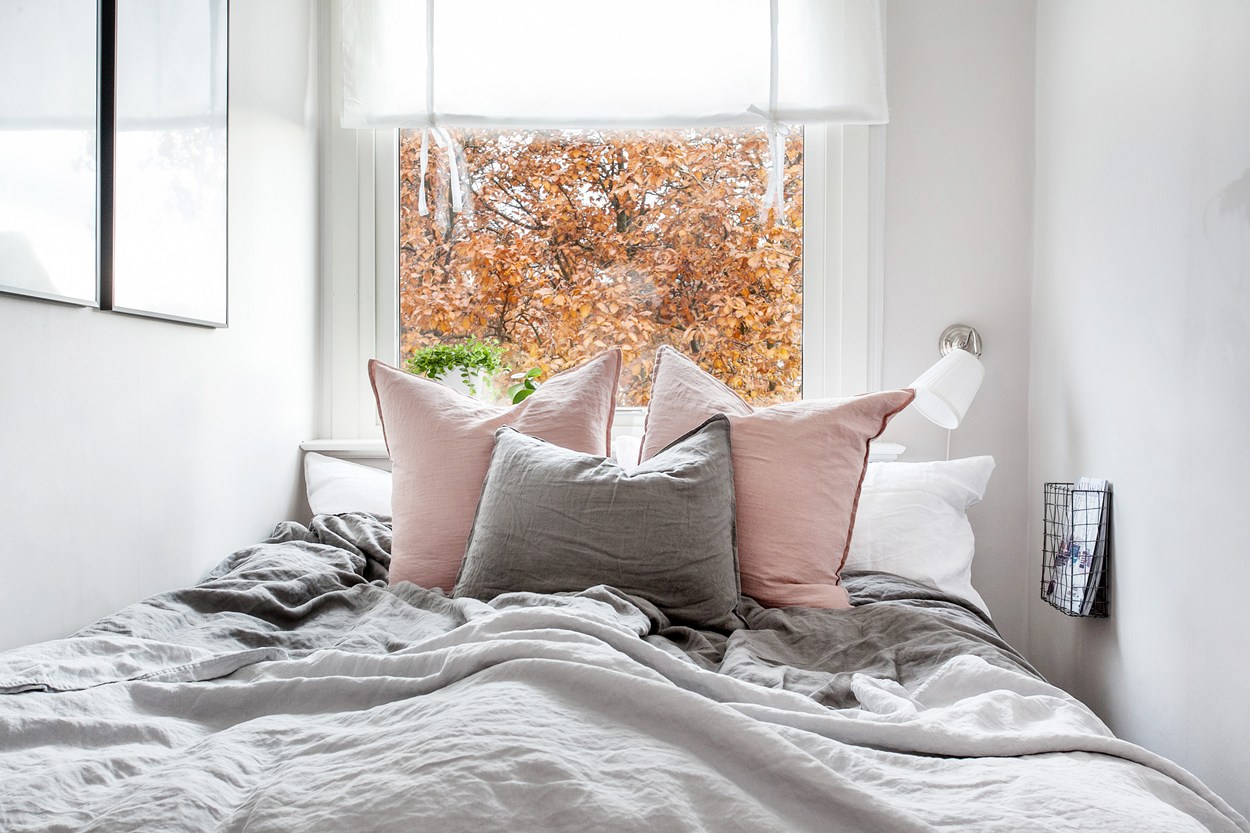 Binnenkijken in een huis met blauwe muren interior junkie
