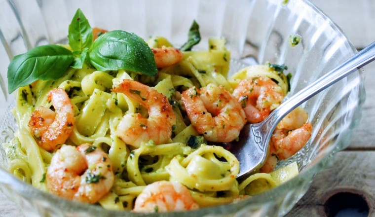 pasta pesto met garnalen - gewoon wat een studentje 's avonds eet