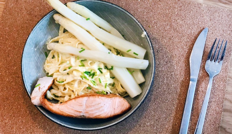 pasta met witte asperges, roomsaus en zalm - gewoon wat een