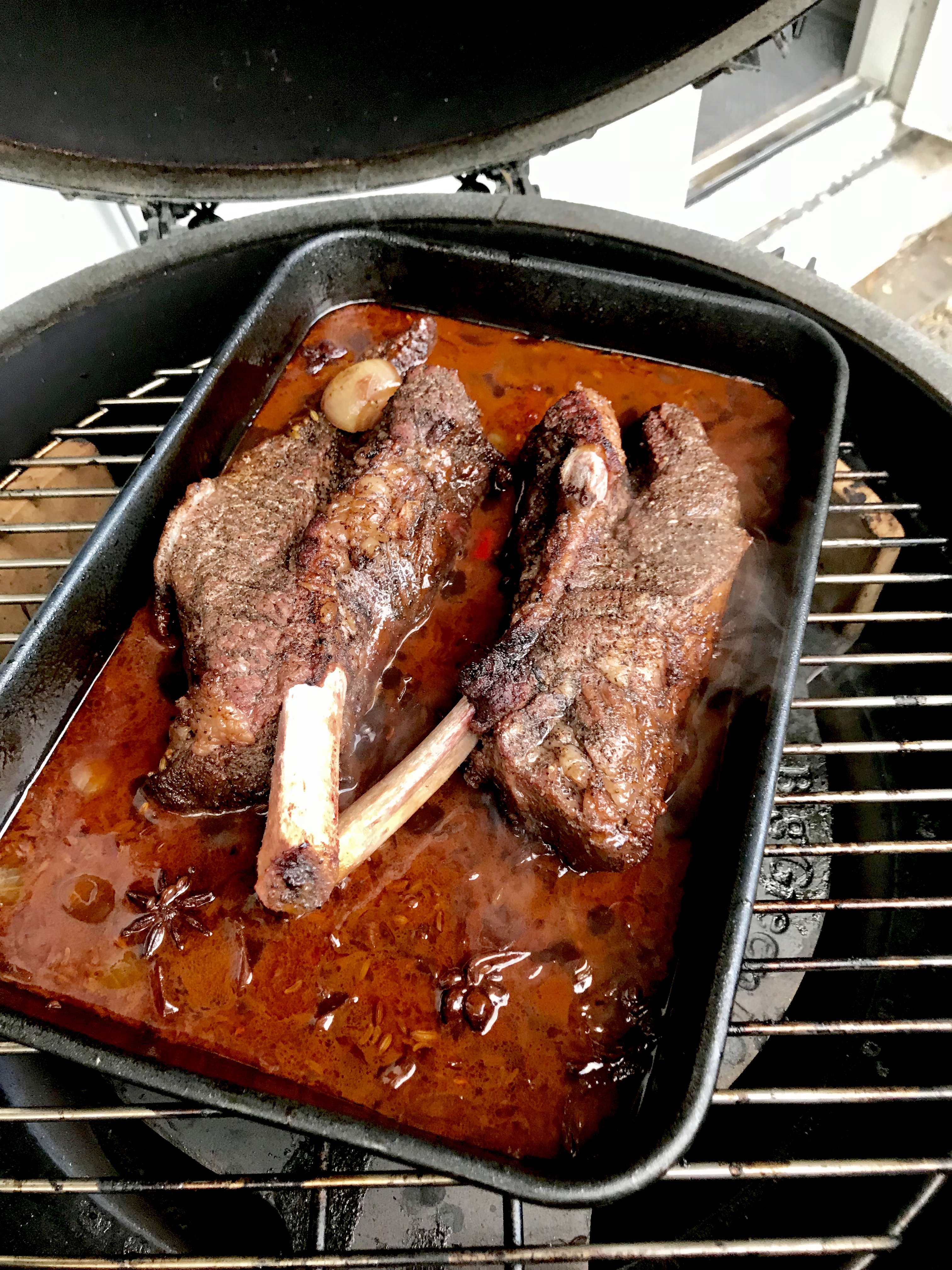 Short ribs van de Big Green Egg Gewoon wat een studentje 's avonds eet