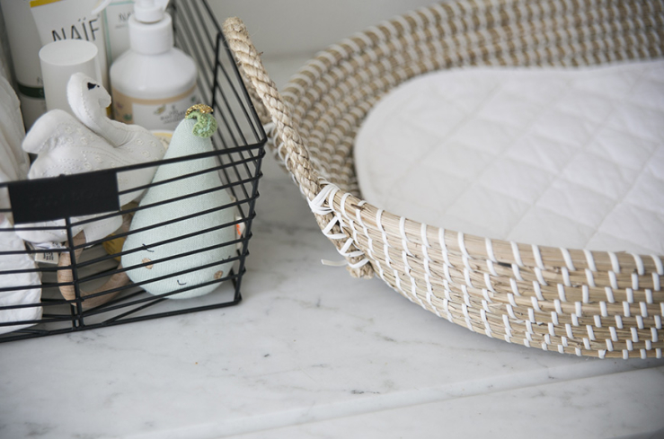Een Rieten Aankleed Mand Voor In De Babykamer - Interior Junkie