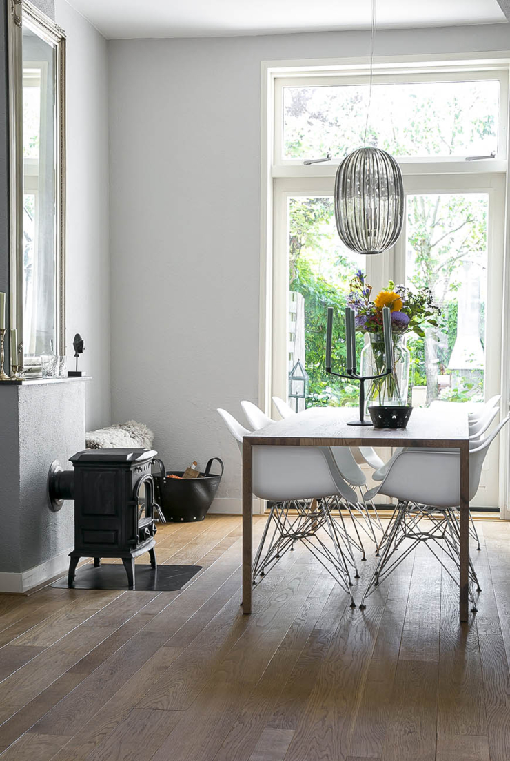 Thuis bij Danique in een huis vol tweedehands meubels - INTERIOR JUNKIE Thuis bij Danique in een huis vol tweedehands meubels - INTERIOR JUNKIE