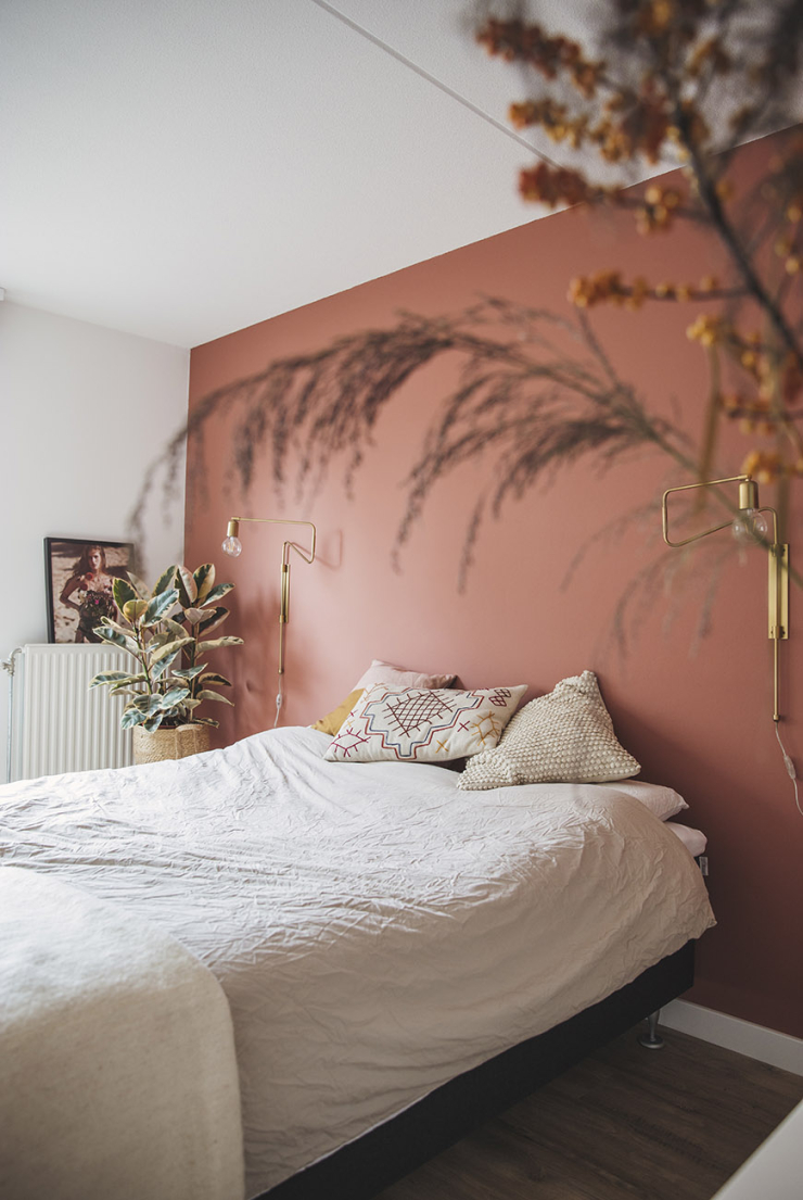 Uitgelezene Leuk voor je slaapkamer: een roestbruine kleur op je muur ZS-32