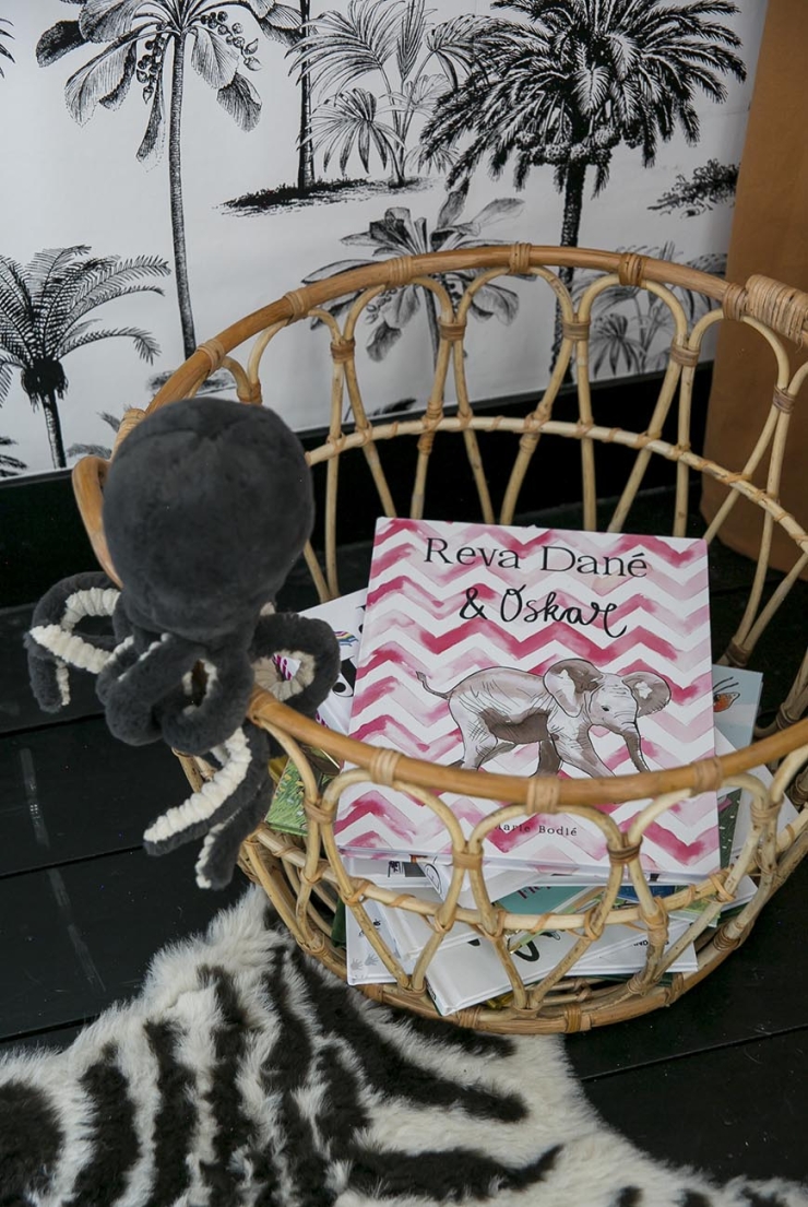 Baby tour in de jungle babykamer van Debbie